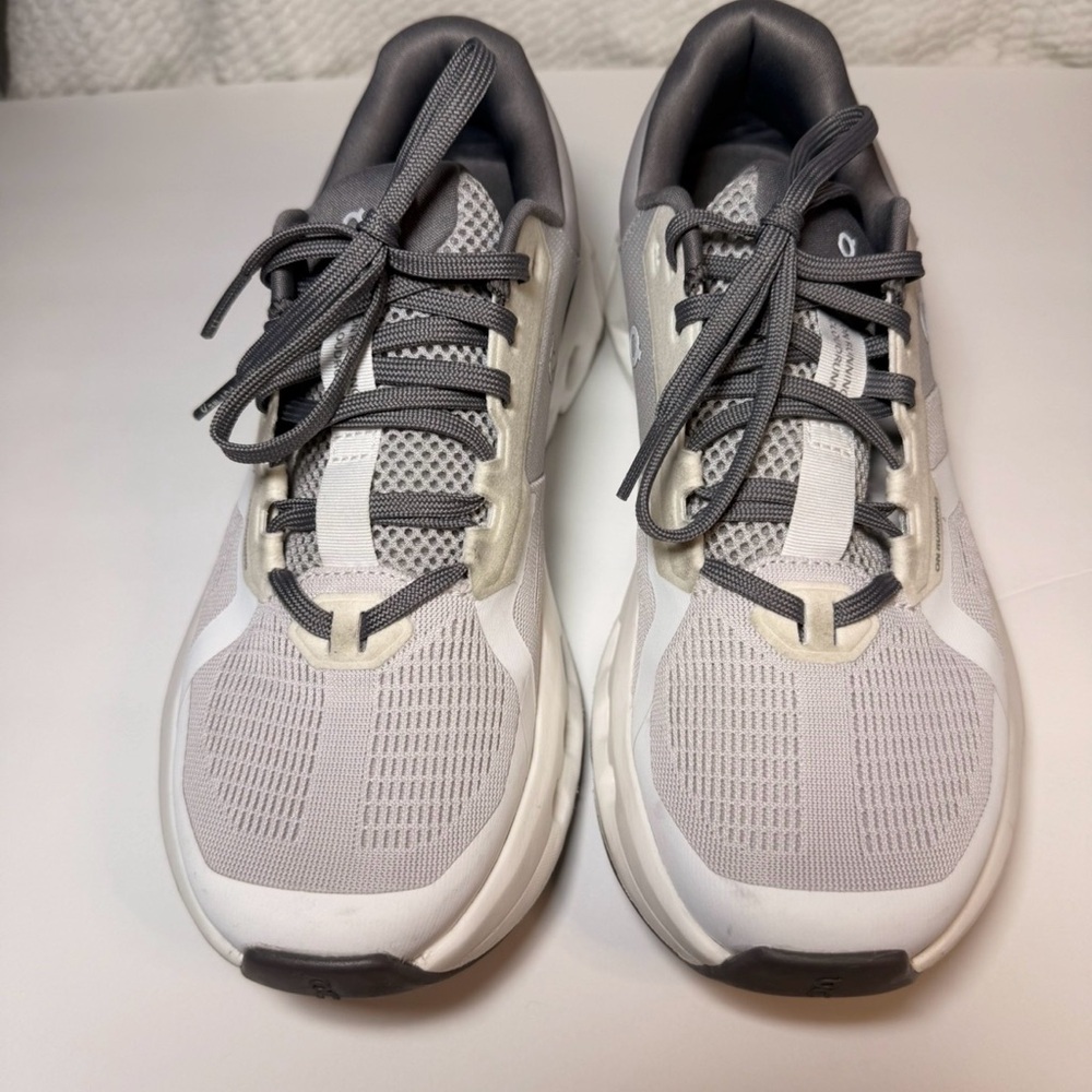 On Running Women's Sneakers - Light Gray and White